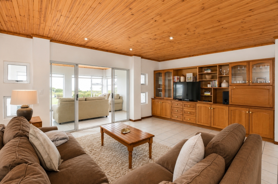 4 Bedroom Property for Sale in Yzerfontein Western Cape
